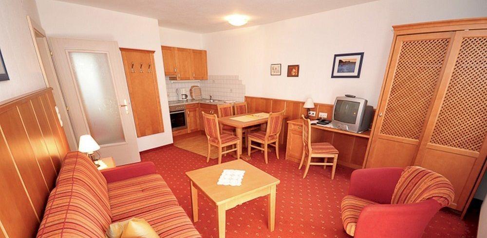 צל אם צילר Apart Hotel Garni Strasser מראה חיצוני תמונה
