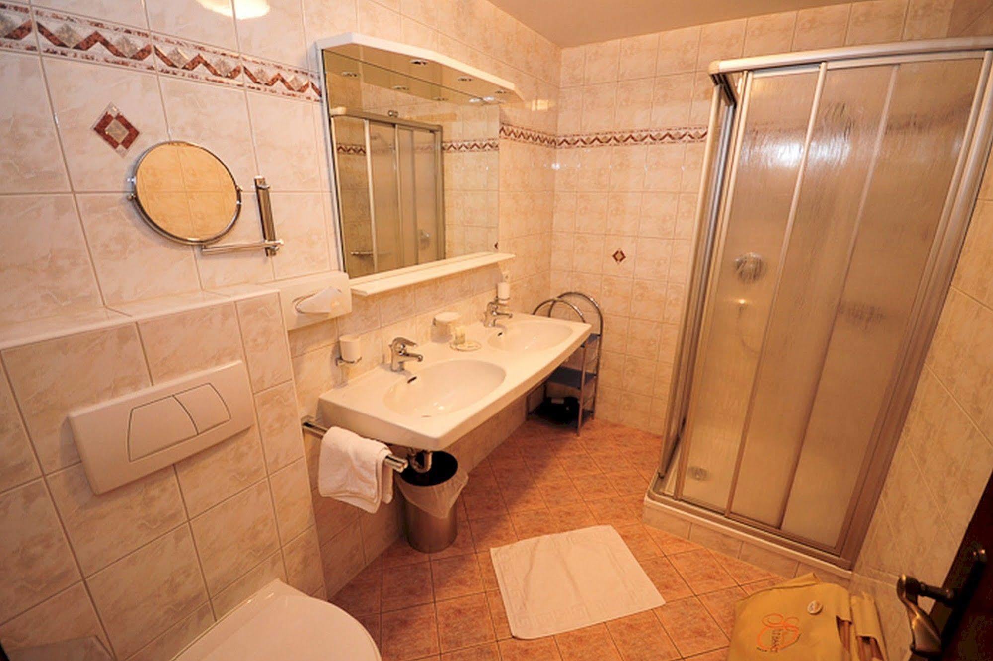 צל אם צילר Apart Hotel Garni Strasser מראה חיצוני תמונה