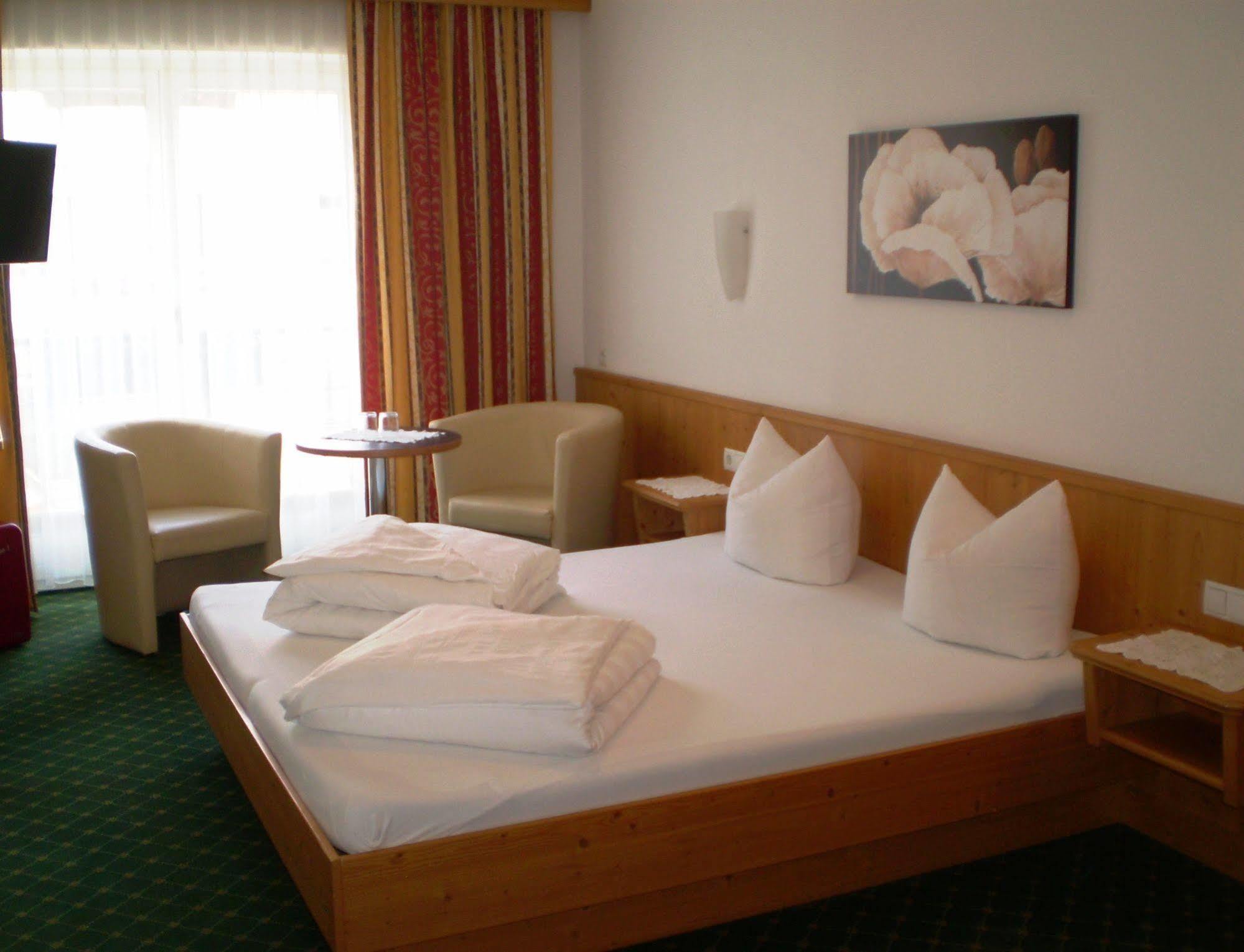 צל אם צילר Apart Hotel Garni Strasser מראה חיצוני תמונה